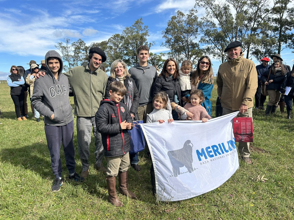 merilinuy's tweet photo. 2do día de la Gira 2024 en Cabaña La Bicoca de Suc. Néstor Da Silveira.
Muy buenas jornadas y excelentes majadas.
Gracias a todos por acompañarnos.
@SUL_uy https://t.co/B4GzTKPOba