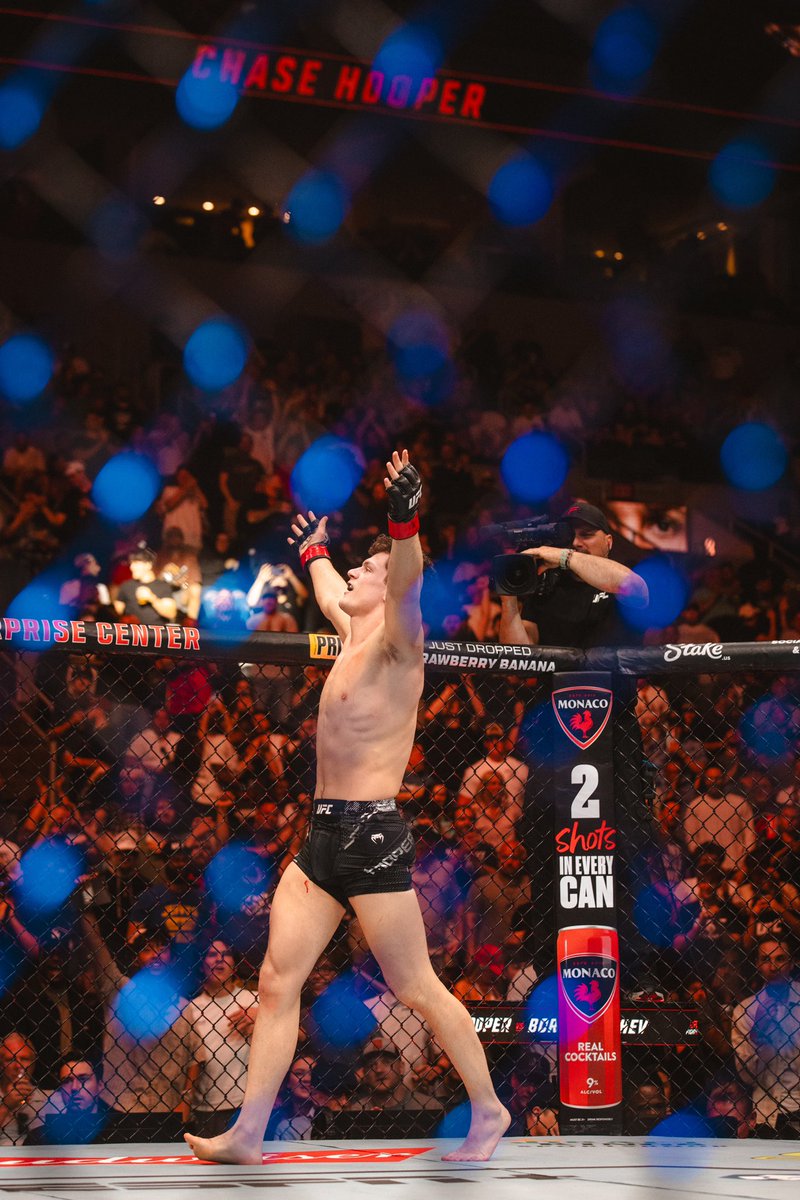 Great win by <a href="/chase_hooper/">Chase Hooper</a> at UFC FIGHT NIGHT in St Louis this past weekend. Been wanting to 📸📸 one of your fights for awhile!