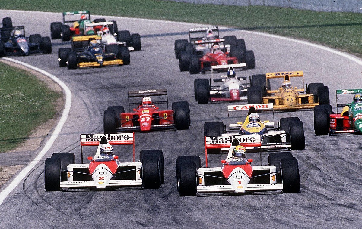 La relación entre Ayrton Senna y Alain Prost era buena (o por lo menos cordial) hasta el 23 de abril de 1989 en el GP de San Marino. 

Aquí comenzó una de las mayores rivalidades dentro y fuera de la pista en la historia de la Fórmula 1

Abro hilo

#ImolaGP #F1
