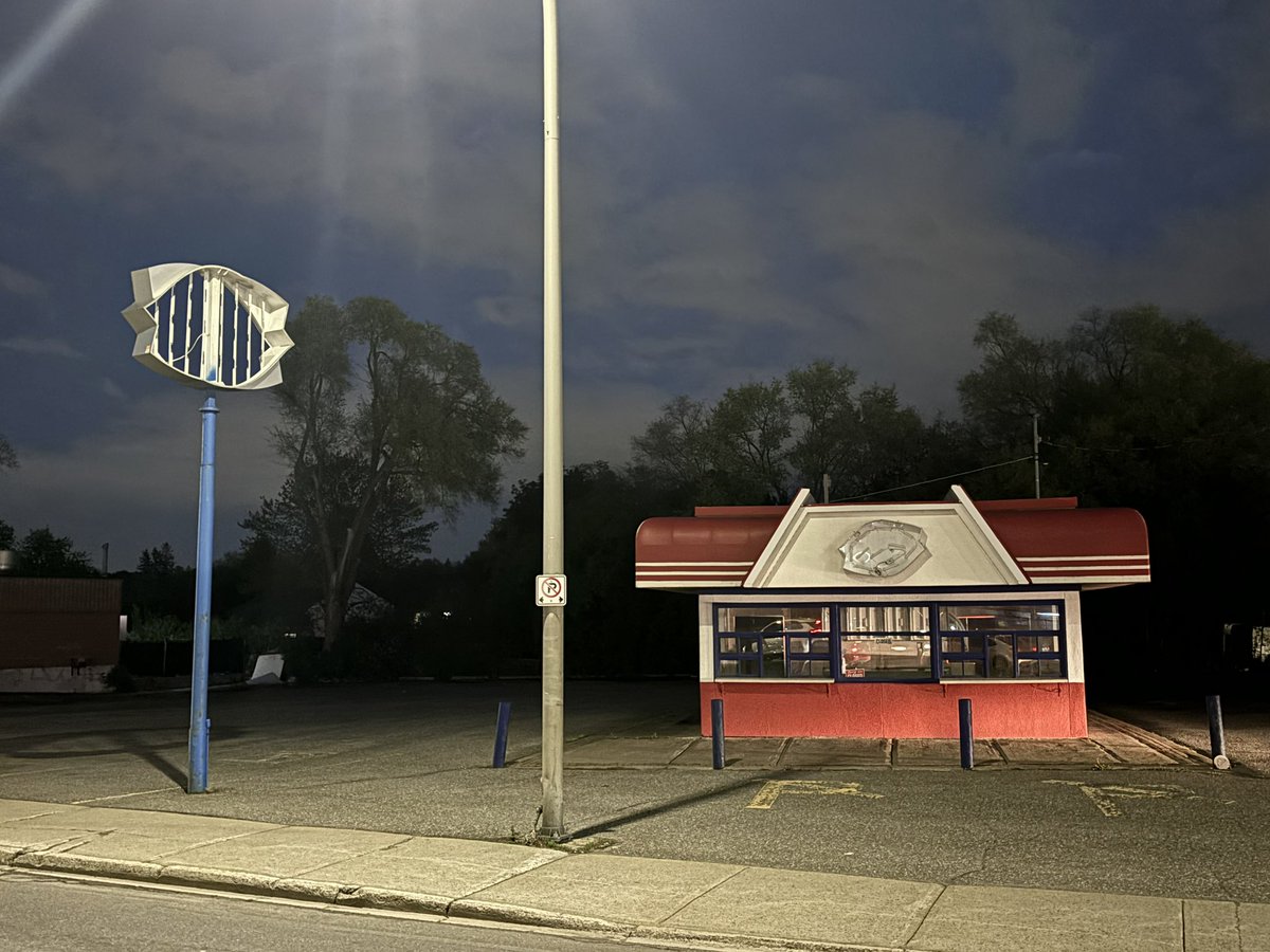 Fleetwood Walking Guy tweet media