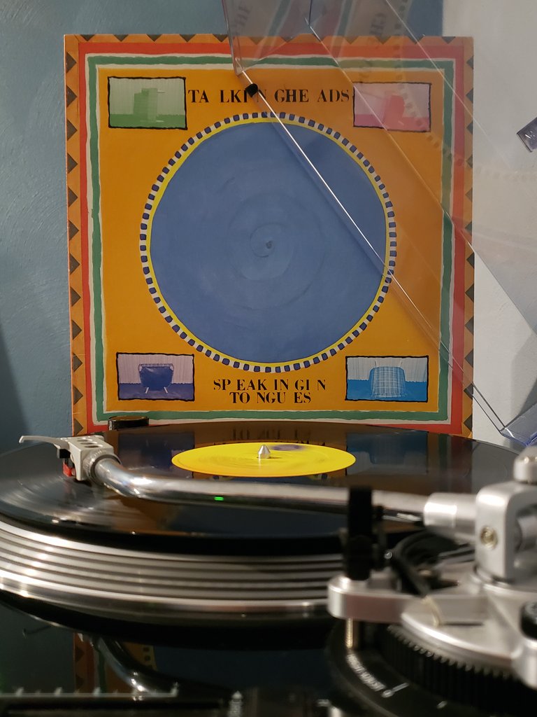Talking Heads - Speaking in Tongues (1983).
Happy birthday to Mr. David Byrne.
#nowspinning #vinyl #artrock #newwave #funkrock #talkingheads