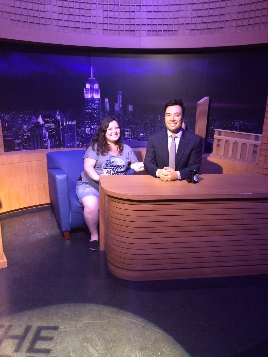 Throwback to when I met Jimmy Fallon…….’s wax figure in NYC 💙 in 2015! I miss NYC 🥲 #Tonight10