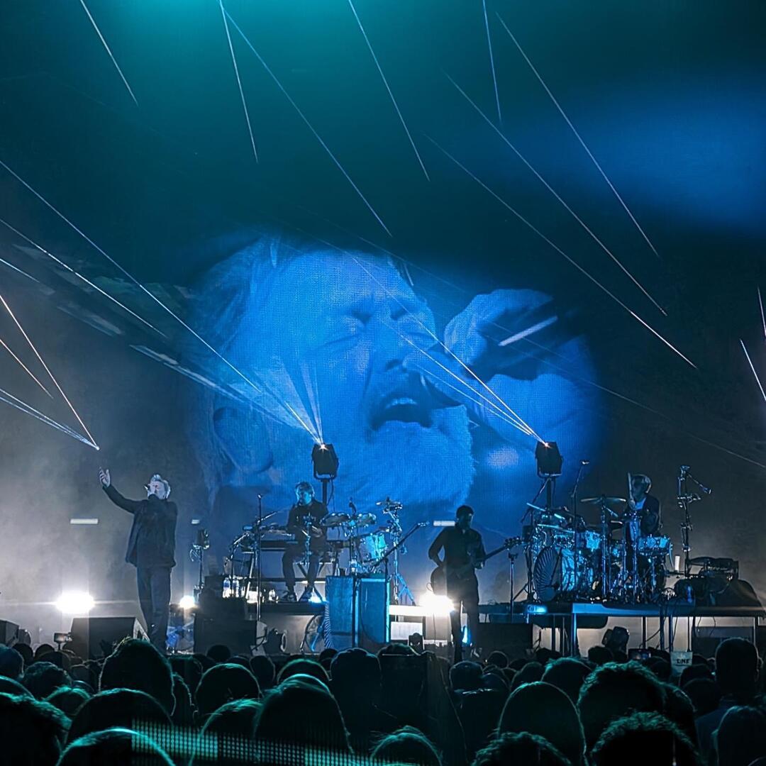 bobpullen's tweet image. It&apos;s worth the hype. @elbowofficial were the perfect inadvertent openers this evening, and the acoustics are fire. More please. This has the prospect of being one of the country&apos;s greatest live music venues 👏 instagr.am/p/C6-G5XyI4P2/