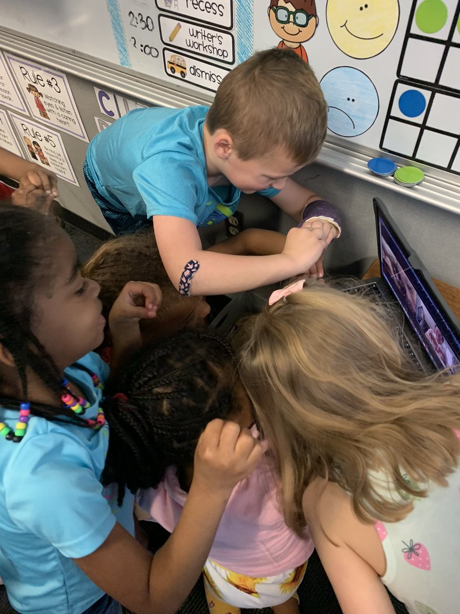 Last week we had a very special Webex! Thanks <a href="/jg_risinger/">Jessica Risinger</a> for taking the time out of your day to spend with us - we felt so lucky &amp; loved seeing you and baby James! At the end one friend went up to my laptop and made a heart with her hands, then they all tried to squeeze in 🥰🫶🏼