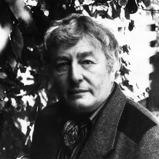 'Now, the shortest way to a man's heart is humiliation. You soon find out what he's made of.” (Sleuth)

✒️ #AnthonyShaffer, English author, playwright, and screenwriter, twin brother of Peter, was #BOTD 15 May 1926. #Theatre #Film