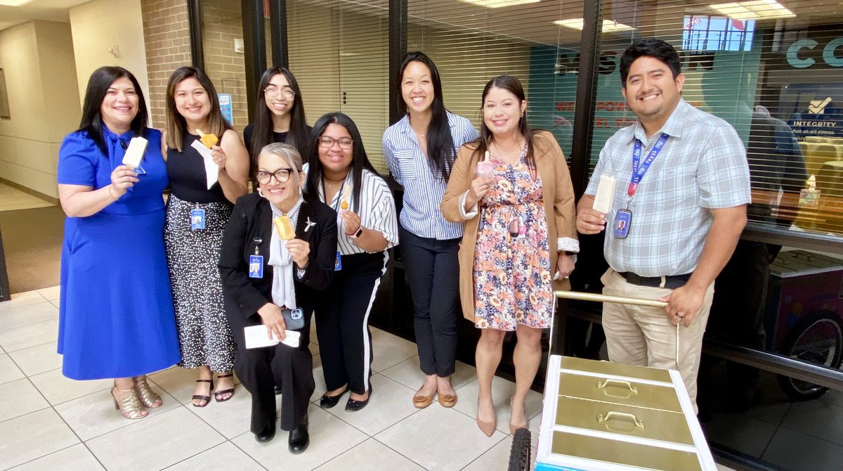 A great @IrvingISD May Birthdays’ celebration at the Admin Building today included a brief but valuable time chatting with friends and also enjoying some “paletas” with the Boss @IISDMagdaHdz!!!🍦🍭👏😃 ❤️#myirvingisd #TeamIrving