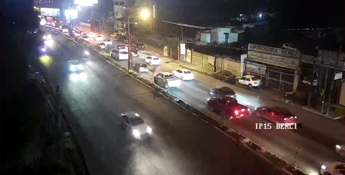 Afluencia vehicular sobre ruta Interamericana desde km 18 con sentido hacia Oriente. #TránsitoMixco