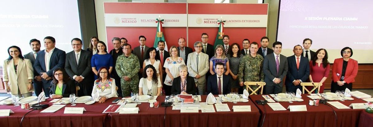 nurifernandeze's tweet photo. Hoy en la reunión de la #CIAIMM con @aliciabarcena y @SRE_mx @LuisaAlcalde y @SEGOB_mx sentando las bases para una atención a la #migrante basada en los #derechoshumanos @marathb @A_MontielR @arturomedinap @SATMX @Tu_IMSS @SSalud_mx @INEGI_INFORMA @DIF_NMX  @GobiernoMX https://t.co/R7yCzW7LLA