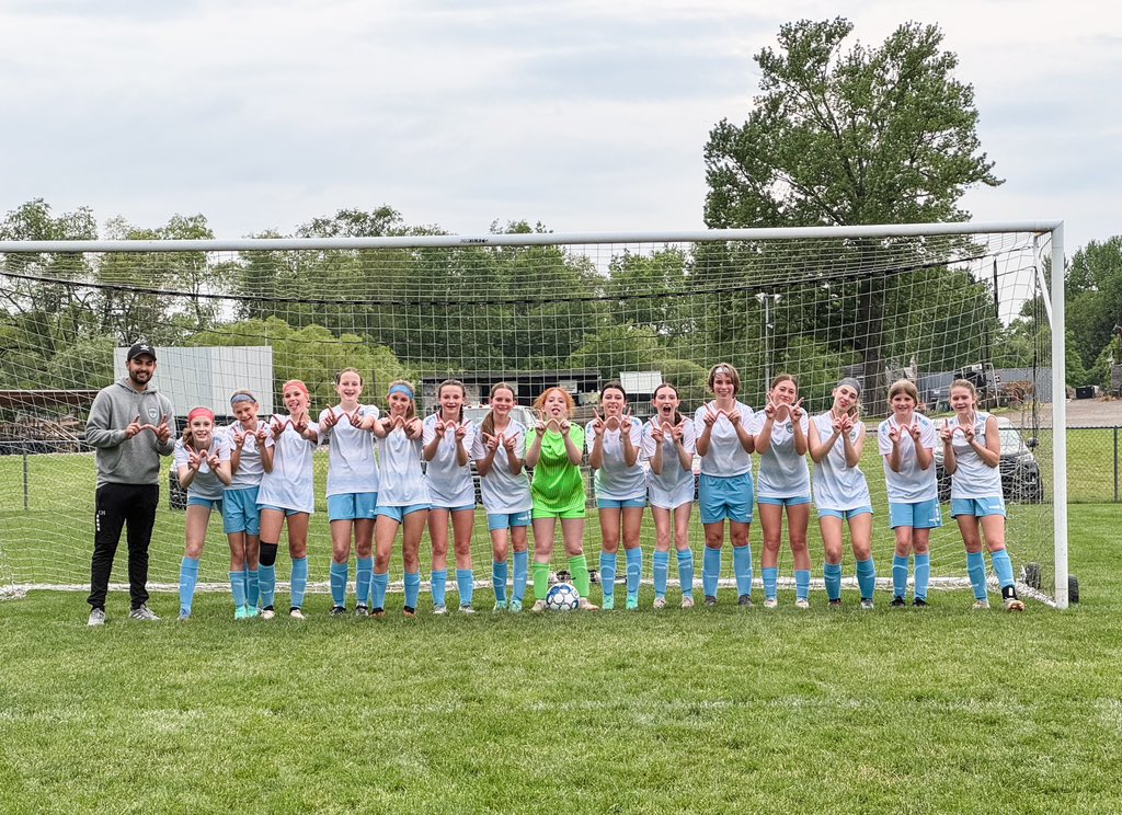 Northern Steel 2011G Grey shutouts FCP Gold 2-0, securing first place in their PA West division! Grey currently has 7 shutouts in their last 10 games this Spring season (including league and tournament games). Great work girls, finish strong! 💪🏽⚽️

#SteelProud #NorthernSteel