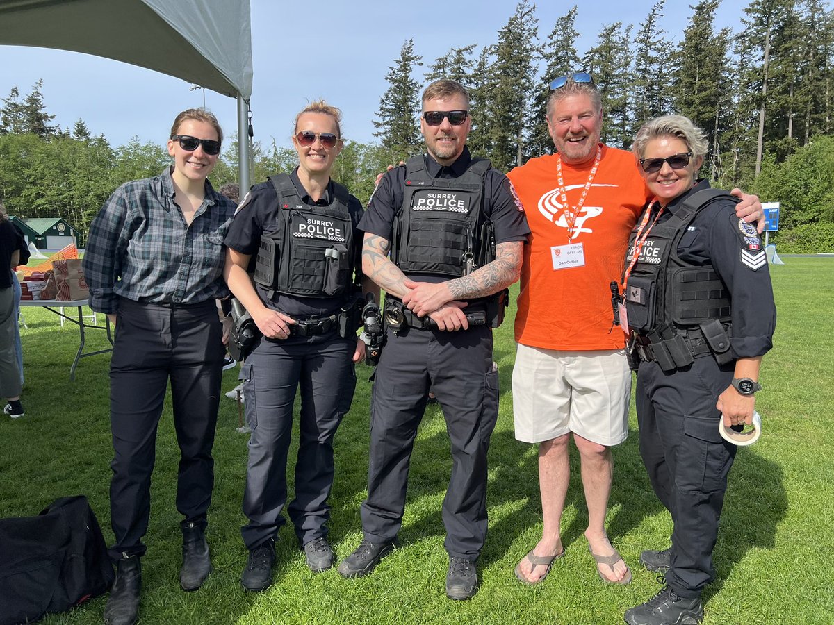 What a fantastic time spent at the Special Track Meet at the South Surrey Athletic Park! Amazing young athletes, teachers, staff and volunteers! Thank you Principal Marg Geddes for inviting Surrey Police Service to be a part of this special event! #SPS #surrey_schools