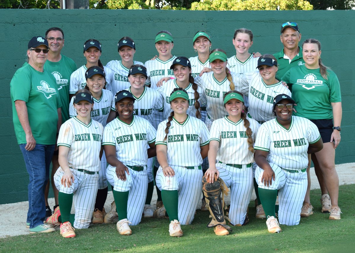 Congratulations #greenies on a heck of a season. We are so proud of you. 🥎📷#classof2024 #greenies #greenwave @FMHSAthletics @FMHS_Boosters #fmhs