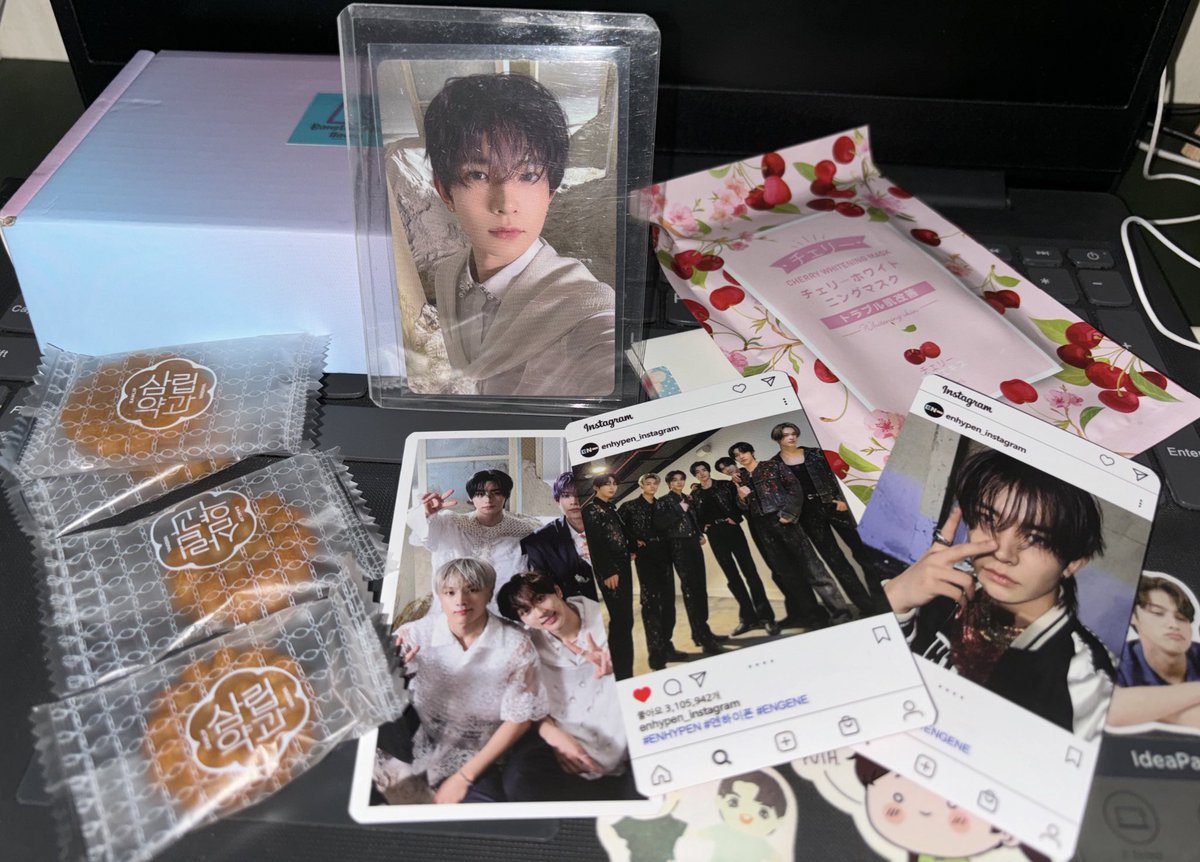 niniihee's tweet photo. Helloii @cminihaven 🤍
My Hee yzy r1 is home! Ganda rin ng packaging bagay kay Hee and tysm for the freebies po 🥹
#CMHfeedbacks https://t.co/8TNCWcNPxp