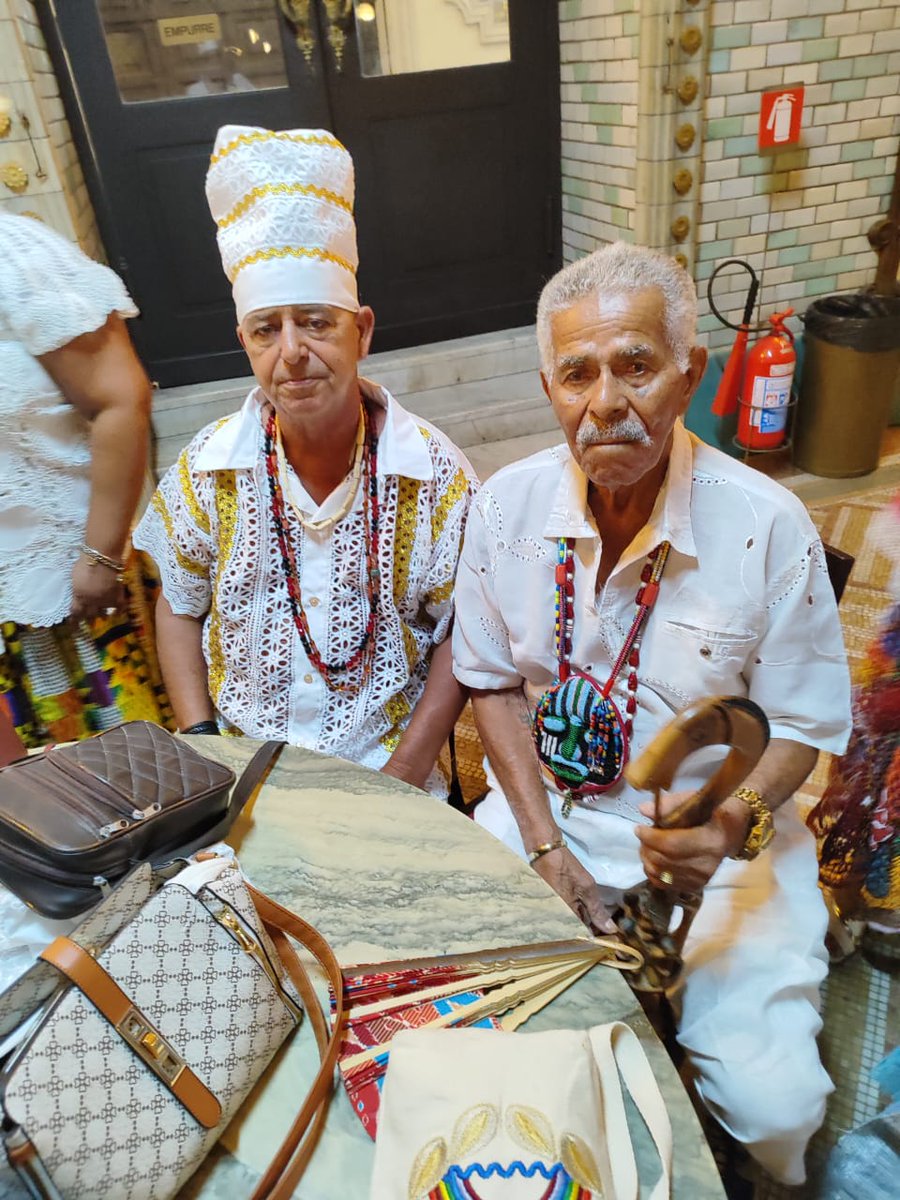 Parabéns pai pela homenagem e reconhecimento , a mais de 50 anos dedicados a orixá.
Sua benção