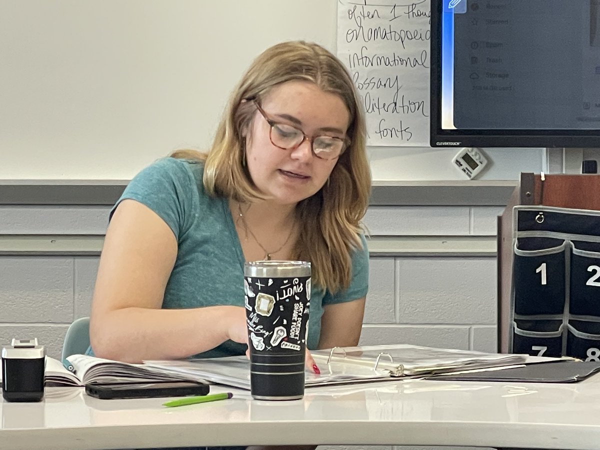 TeenTeacherLA's tweet photo. Today our seniors gave their portfolio presentations in #CreativeWritingKrupp. We will miss you all so much! 🥹 🧡
#KeepWriting #KeepCreating #1HB #OtsegoKnights https://t.co/6vjSf3ldDv