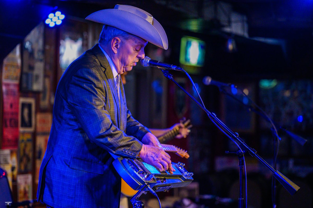 Junior Brown tearing it up at the Station Inn in Nashville recently! #StationInn