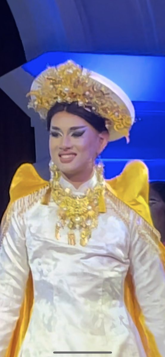 Doing a requested song from audience member but no tips in sight