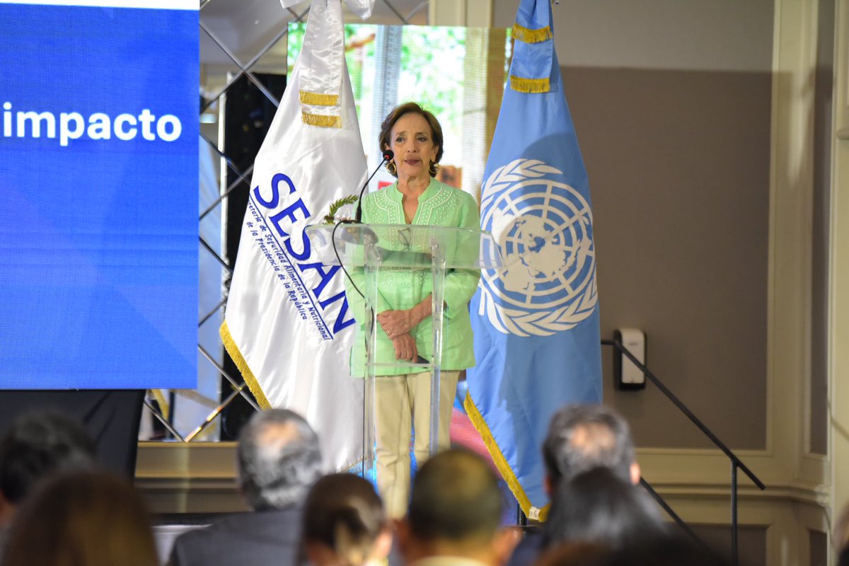 Para combatir la malnutrición en el país, la @SecretariaSESAN impulsa esfuerzos interinstitucionales por una Guatemala más saludable para todas y todos los guatemaltecos. 🍉🥦