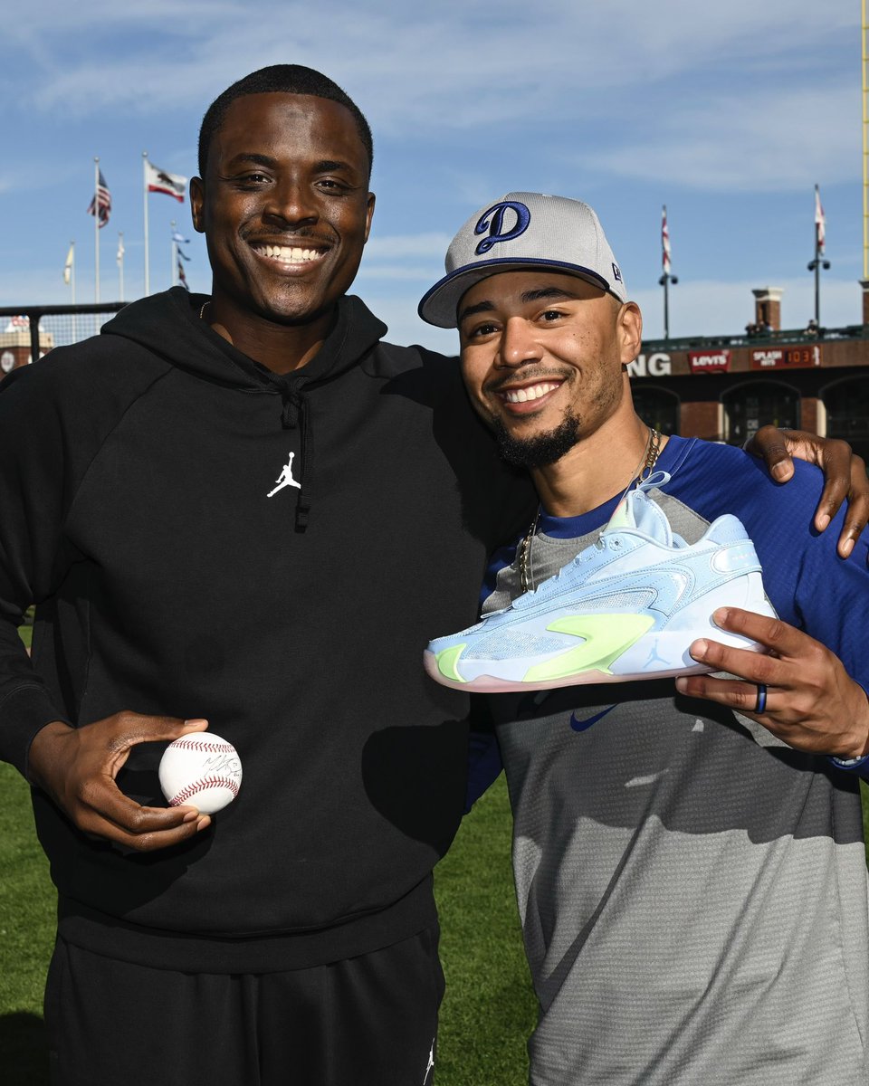 Mookie Betts is the best second basemen in the game and to have the opportunity to gift him my shoe was a dream come true. @mookiebetts #Dodgers
