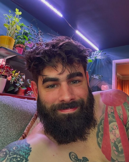 I'm Bob #AxleRodStewart.  Comment where you're from below - who's all out there?  ps.  new video posted<a href="/tag/axlerodstewart"class="tags">#AxleRodStewart</a>