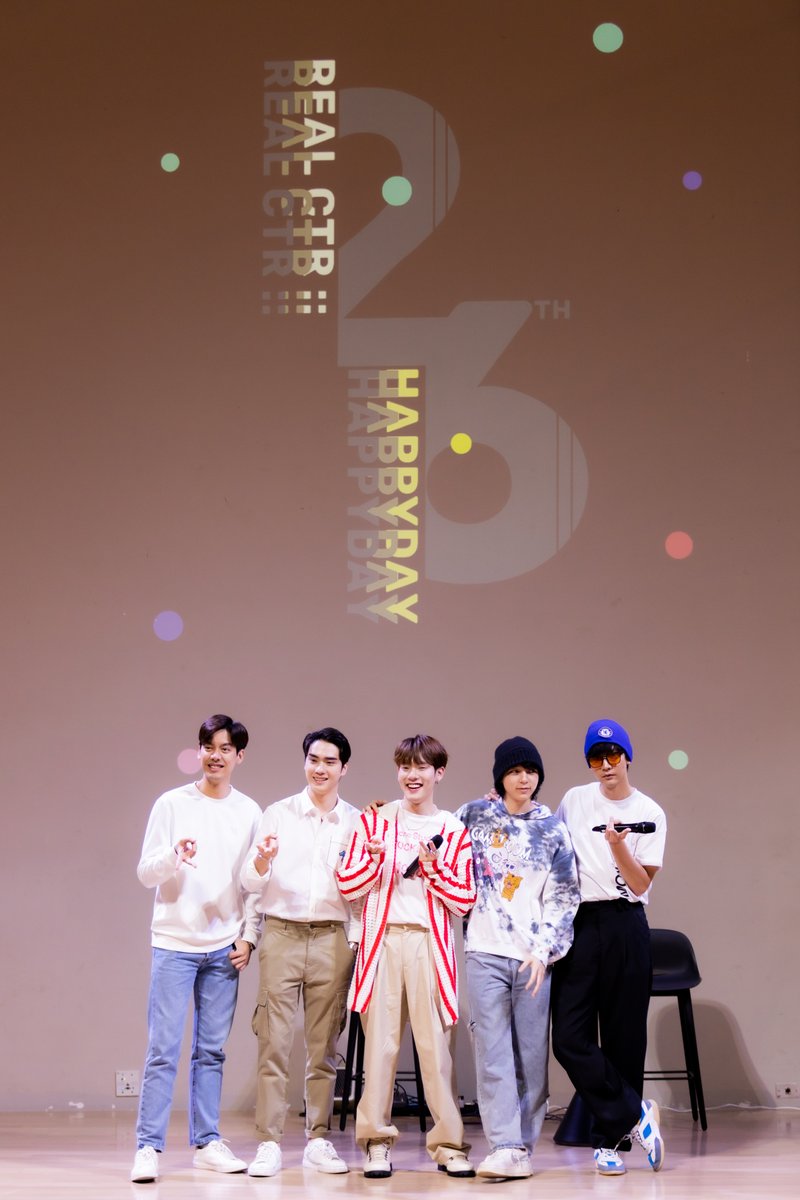 nooklepper's tweet photo. #ขอรูปSBFiVE    นี่น่าจะปัจจุบันสุดละ  พวกนายไลฟ์แล้วเคปหน้าจอ มันก็เก๋ดีนะ   (AW by  ฉันเอง จ้างได้) https://t.co/fzQhF2qvXw
