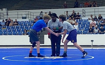 Our 3rd year in a row to host our MS Wrestling night at Boswell.  Creekview and Wayside. Huge success and a ton of FUN!!
In the end, the PIONEERS WIN!
Can't wait for these athletes to be with us at Bos next year!
@boswellhs 
@emsisdathletics