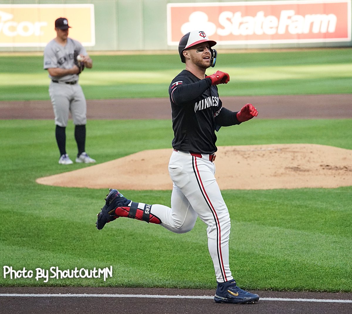 Here are the @ShoutOutMN Sports images of the game.