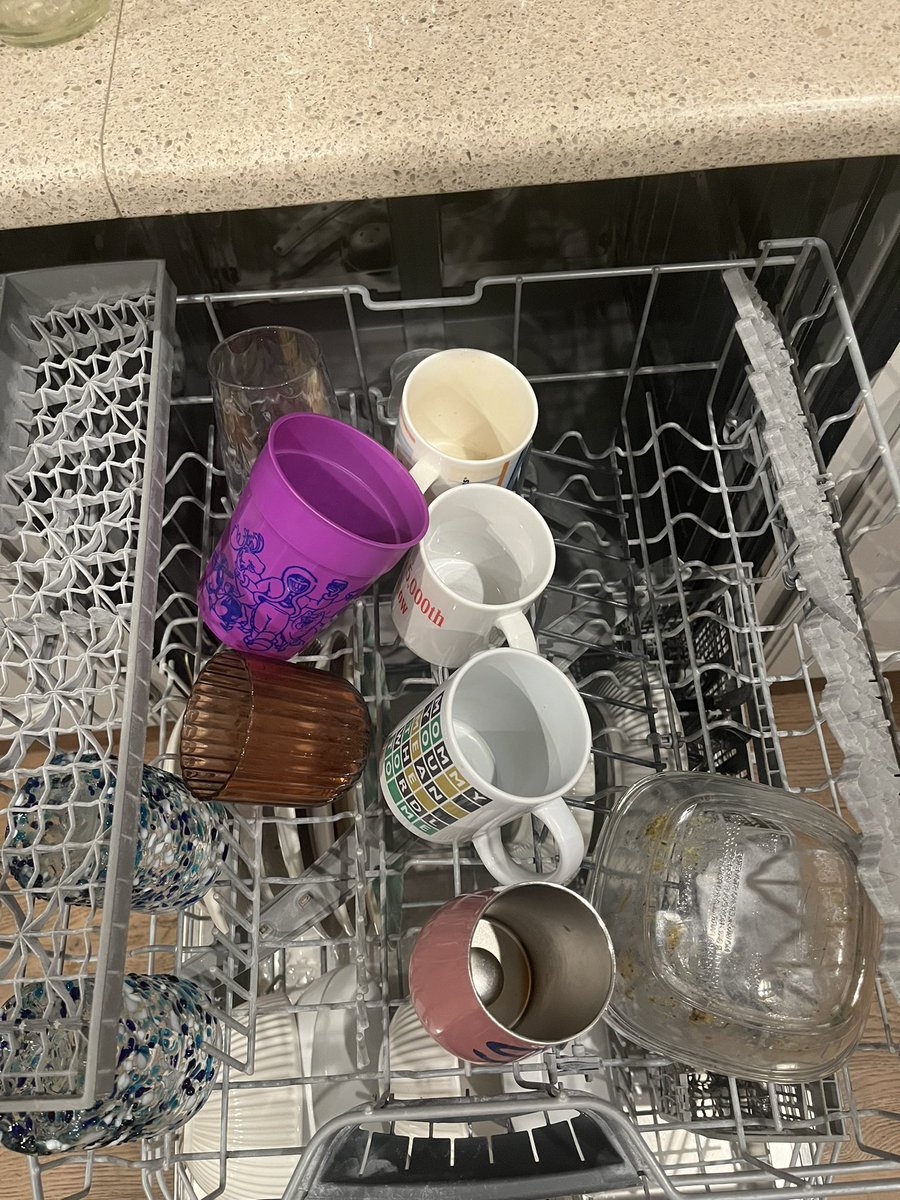 SportsSturm's tweet image. They don’t teach loading dishwashers at college, I see.