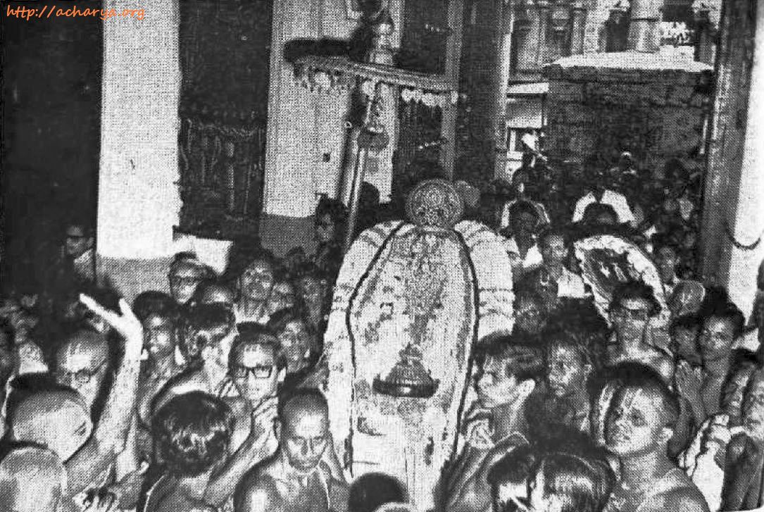 Old photo of Swami Ramanujar purappadu inside Thiruvallikkeni divyadesam - around 1981
🙏