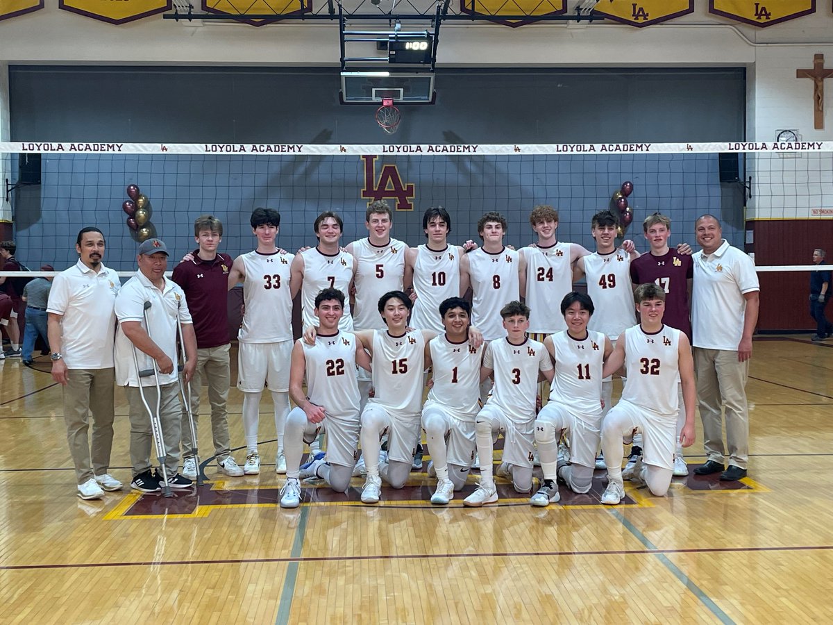 Champions! 
Loyola d St Ignatius 25-12, 25-15 to win the Chicago Catholic League blue division championship on Senior night! #goramblers