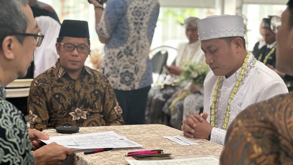 Kemenag Fasilitasi 29 Pasang WNI Nikah Massal di Taiwan Selengkapnya di: bimasislam.kemenag.go.id/post/berita/ke…