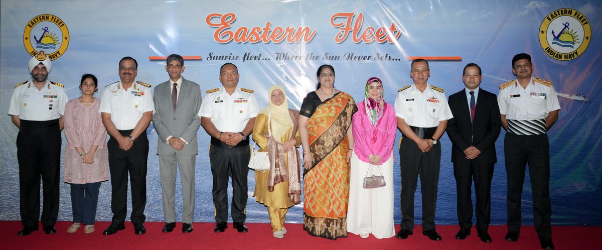 The onboard Ship Reception, which was organised on board INS SHAKT saw attendance by Officers of #RoyalMalaysianNavy, dignitaries from Sabah State and members of Indian Diaspora in Sabah. During his address, High Commissioner @BN_Reddy_8888 charted the contours of India-Malaysia