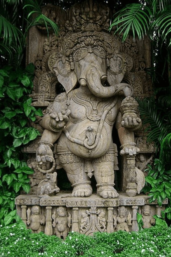 Divya Darshan of Standing Ganesha... Standing Ganesha is a representation of the god’s strength, might, and capacity for overcoming challenges. Jai Shri Ganesh 🚩