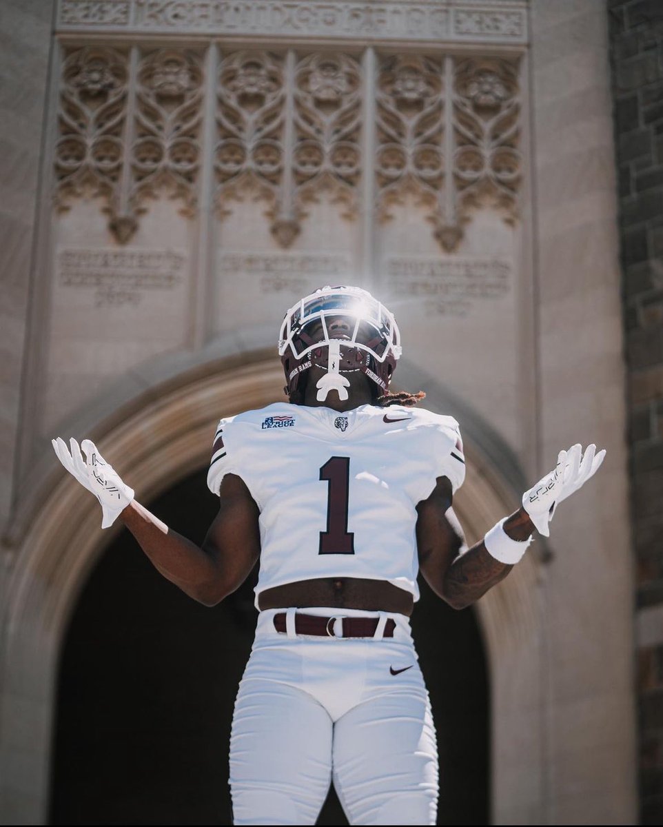 After a great conversation with @TJH3_ I am blessed to receive a Division 1 offer from Fordham University! @NazarethTD @RayRamella @PRZPAvic @FORDHAMFOOTBALL @Coach_Conlin @CoachPetrarca