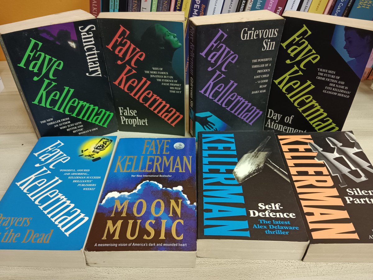 Koleksi buku-buku terpakai penulis Faye Kellerman dan juga Johantthan Kellerman