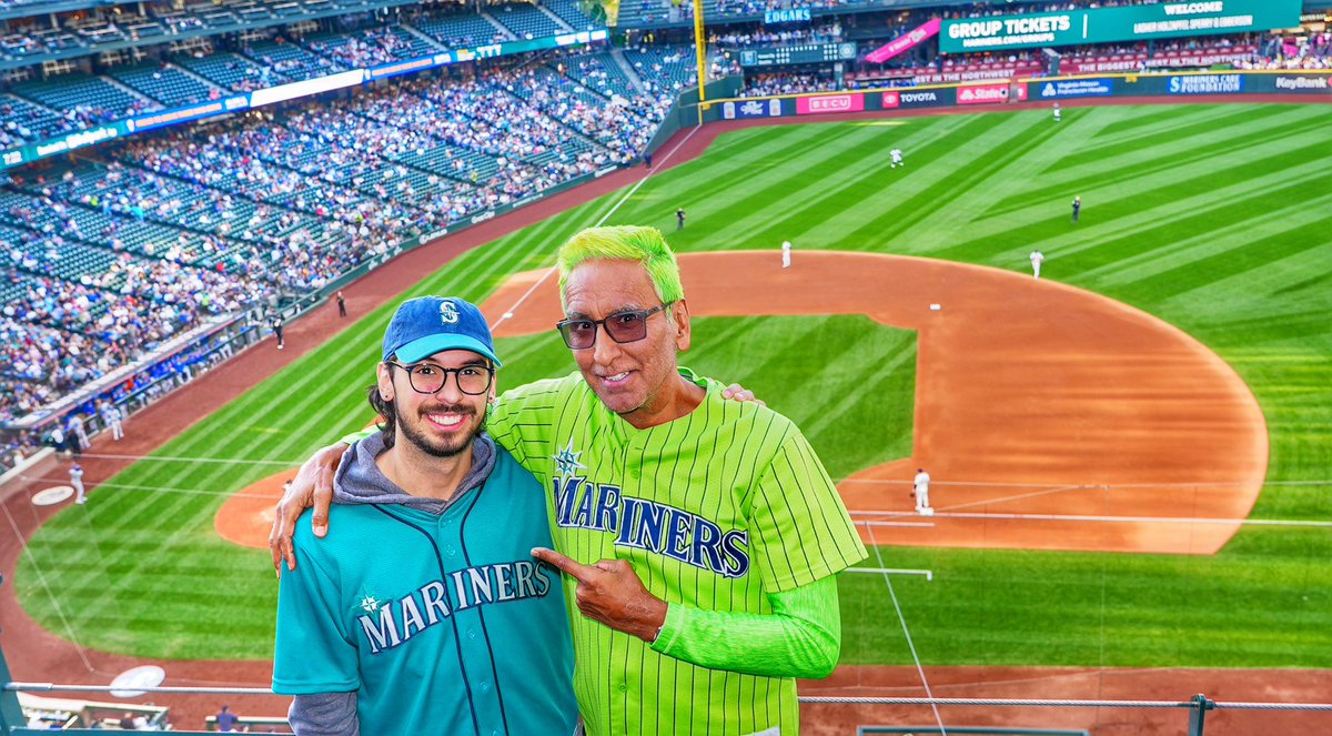 Quality father/son time. Go M's! #TridentsUp  #SeaUsRise #whereIroot @Mariners @ROOTSPORTS_NW