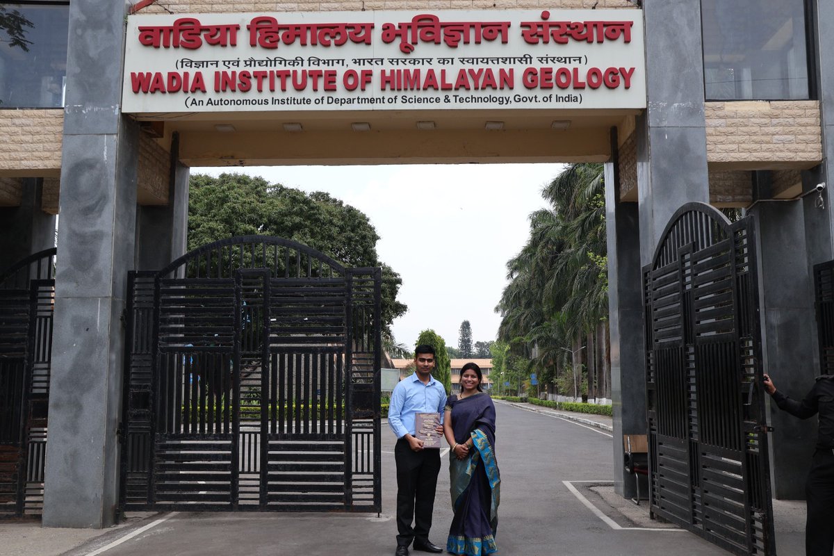 apsgeo002's tweet photo. ⚒️Thrilled to announce that I have successfully defended my thesis.
@AcSIR_India @IndiaDST #WIHG #fossil #palaeontology #geology https://t.co/nJkzTqUh3u