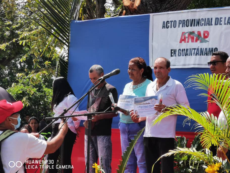 Los asociados de la ANAP en el municipio de San Antonio del Sur celebraron, en representación de todo  #Guantánamo  el acto provincial por el Día del Campesino. Muchas felicidades por sus aportes a la alimentación del pueblo demostrando que
#JuntosPodemosMás