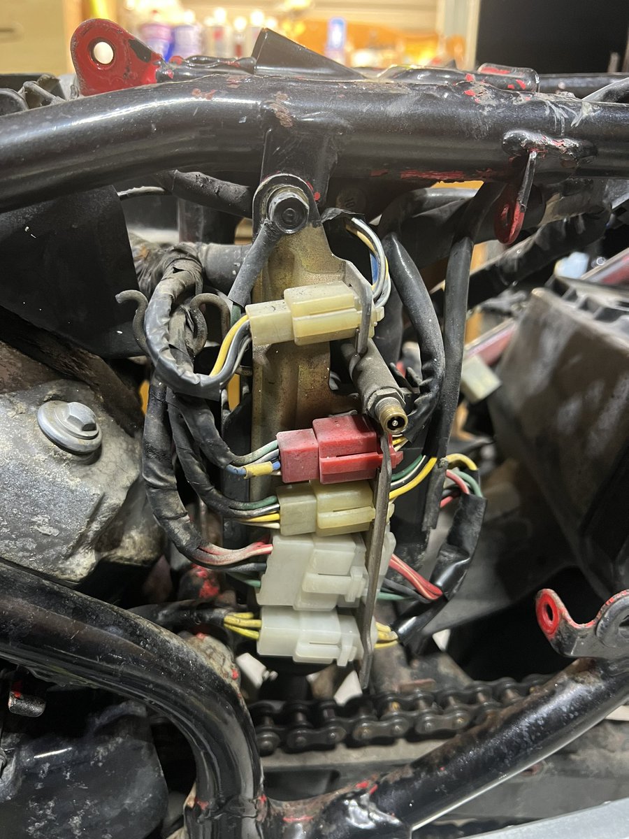 最高にきったねーぜ笑　しかもVT250FC 廃盤部品多すぎだろ🤣