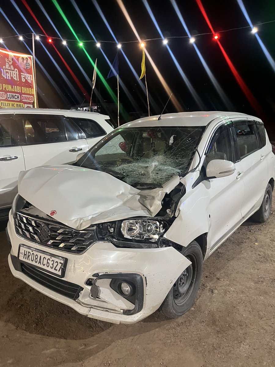 Brave-hearted individuals like Naib Singh and his family from Kaithal inspire admiration. While traveling to Manali on May 12, their journey took a dangerous turn in Mandi when their car was struck by a shooting stone, leading to an accident. Despite the ordeal, Naib Singh