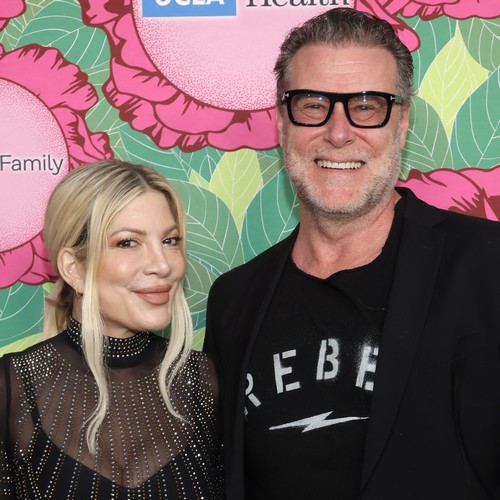 Film-News.co.uk Dean McDermott fights Tori Spelling’s request for full custody of their children dlvr.it/T6v1C8