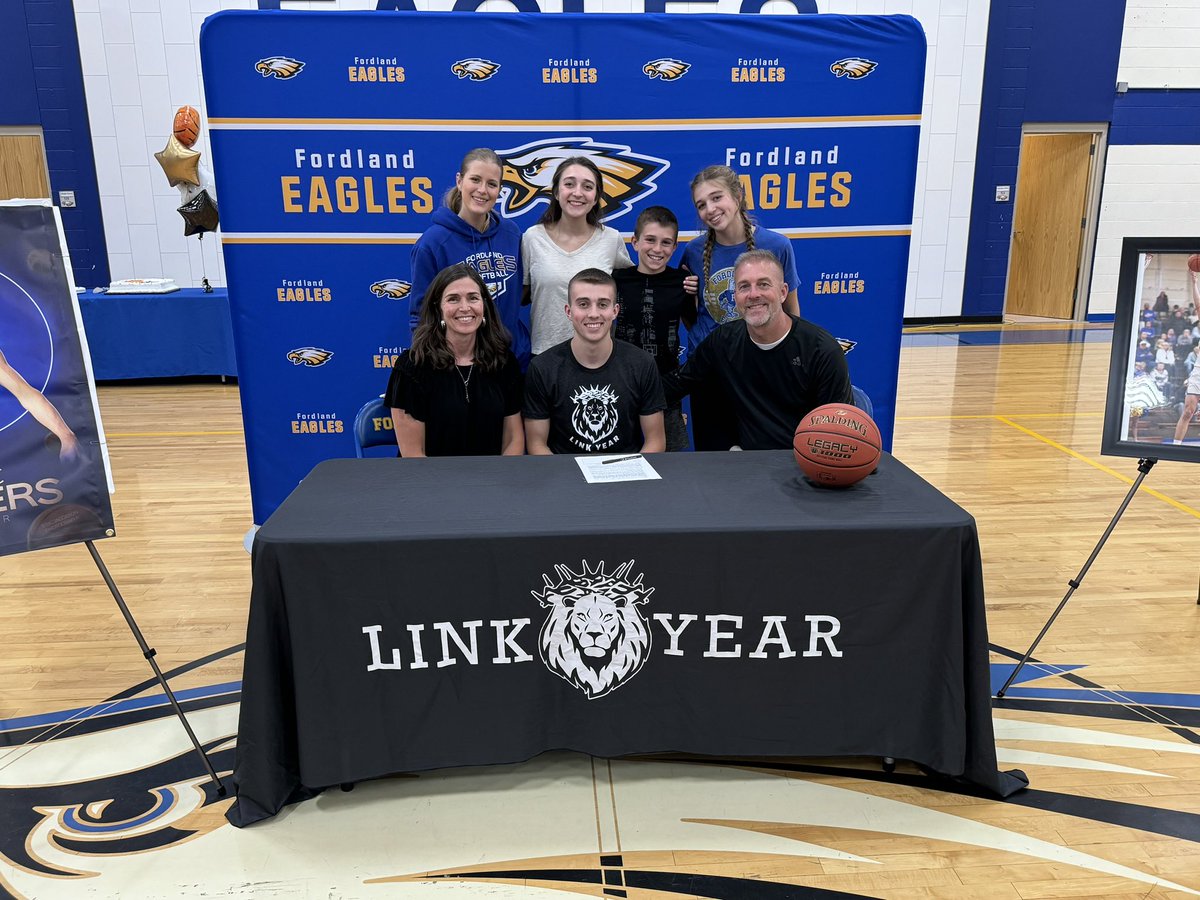 Congratulations to Isaac Vickers signing with Link Prep today! We are all proud of you and look forward to following you next year! #PartOfThePride