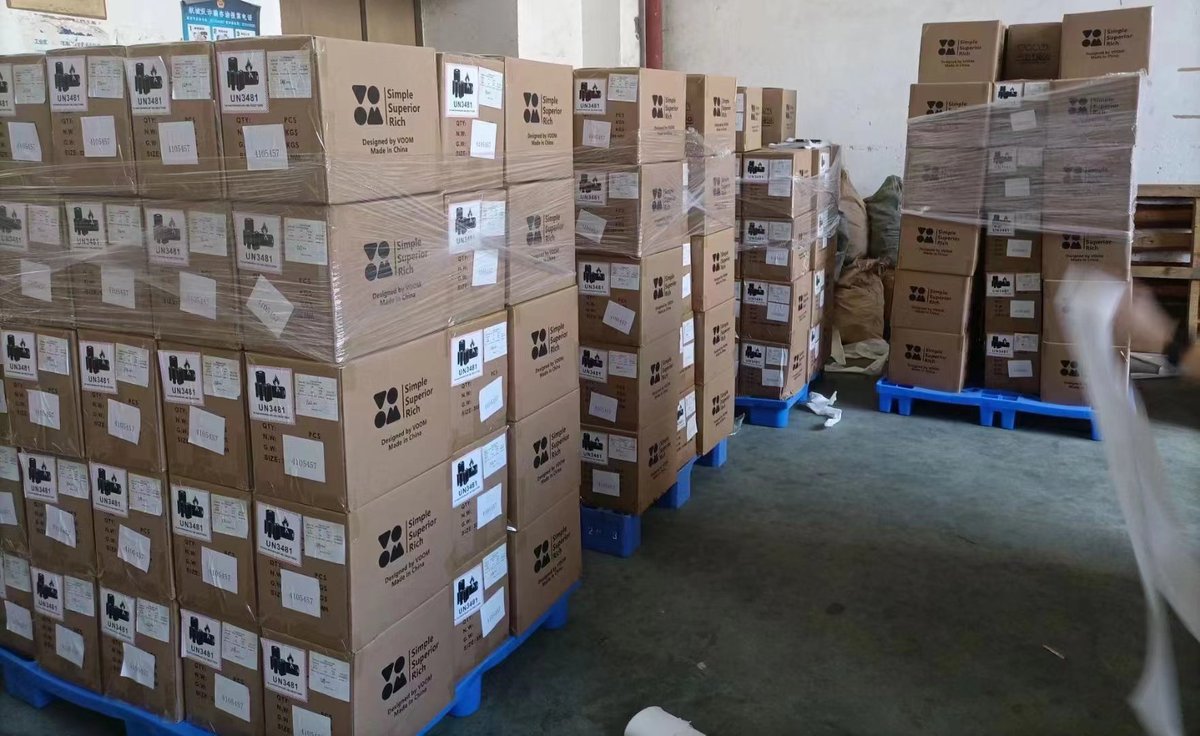 Transporting <a href="/Voom/">bvoom</a> 🔥🔥
#vape#disposable vape#e-cig#e-cigarette#electronic cigarette#puff#wholesale vape#big puff#small puff#vape distribution#tpd comply#voom#vapesoul#vaper #vapelife #vapeuk #e liquid#vape labs#flavors# puff clouds