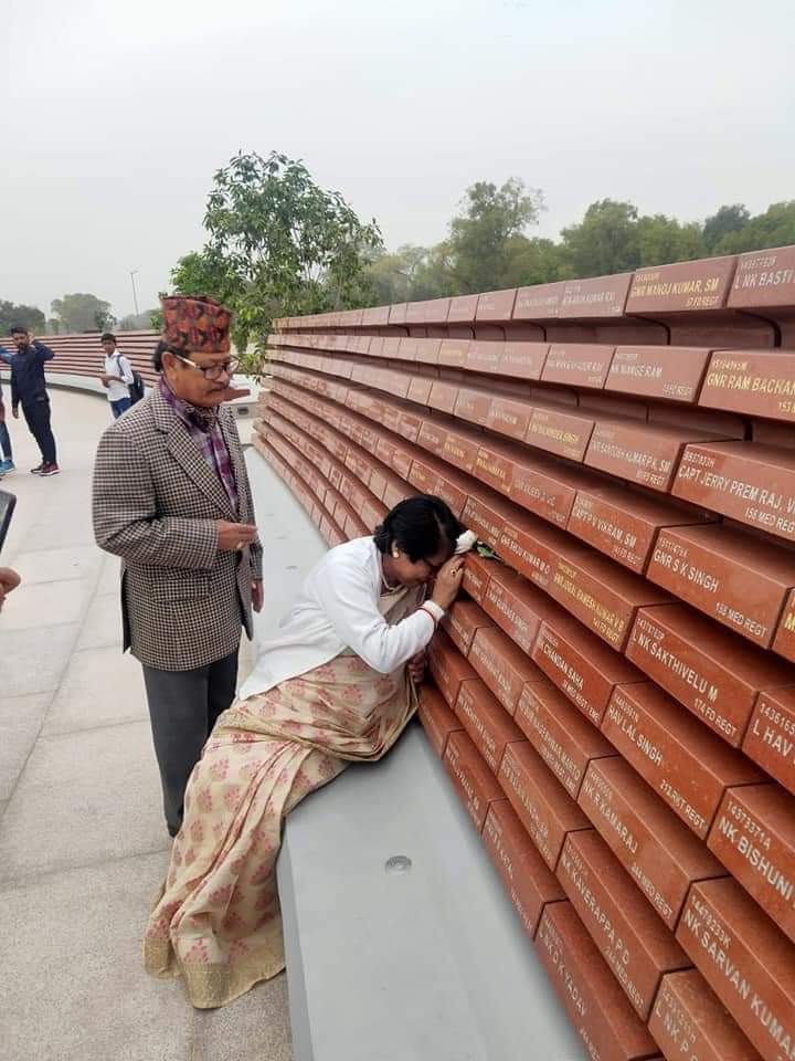 Parents of RIFLEMAN SUNIL JUNG 1/11 GORKHA RIFLES #IndianArmy at #NationalWarMemorial in New Delhi. Today they completed 25 year sans their only son who on May 15, 1999 was immortalized fighting pakis at Batalik sector in #KargilWar. #FreedomisnotFree few pay #CostofWar.