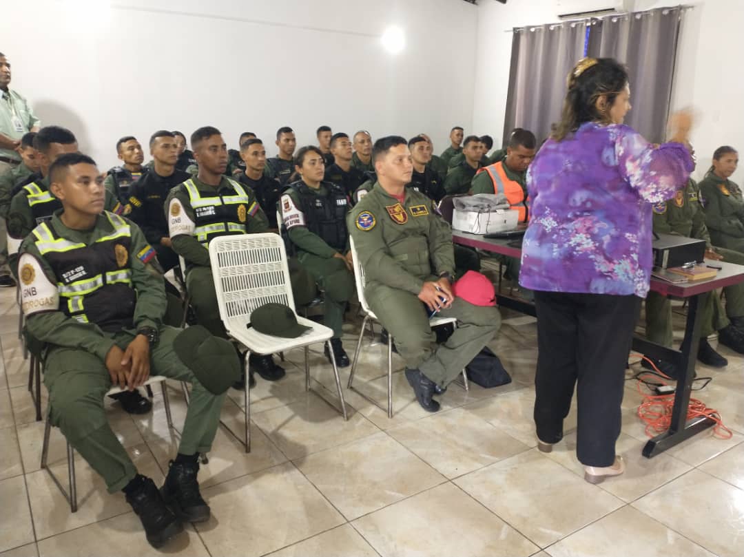 #1MAY// GNB, adscritos a la @apurecoordcega, asistieron a Taller de inducción en materia de *DELITOS ELECTORALES*, impartida por la Dra. Trina Caraballo, representante de la Defensoría del Pueblo del Estado Apure.