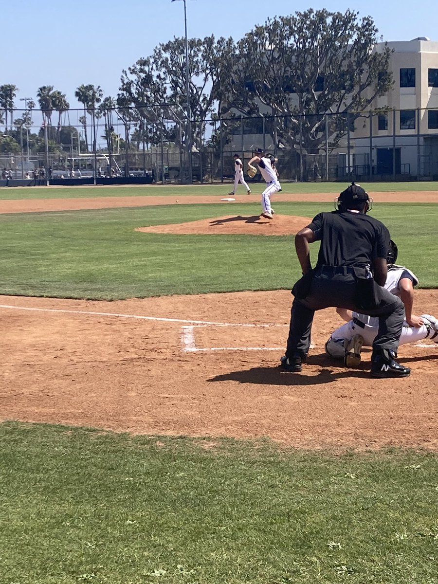 What a great day for Santa Monica high school varsity pitcher Eddie Jennings with the 4-0 win over Pacifica Oxnard! 💙💛⚾️💛💙 @SAMOHI_Baseball @SMMUSD