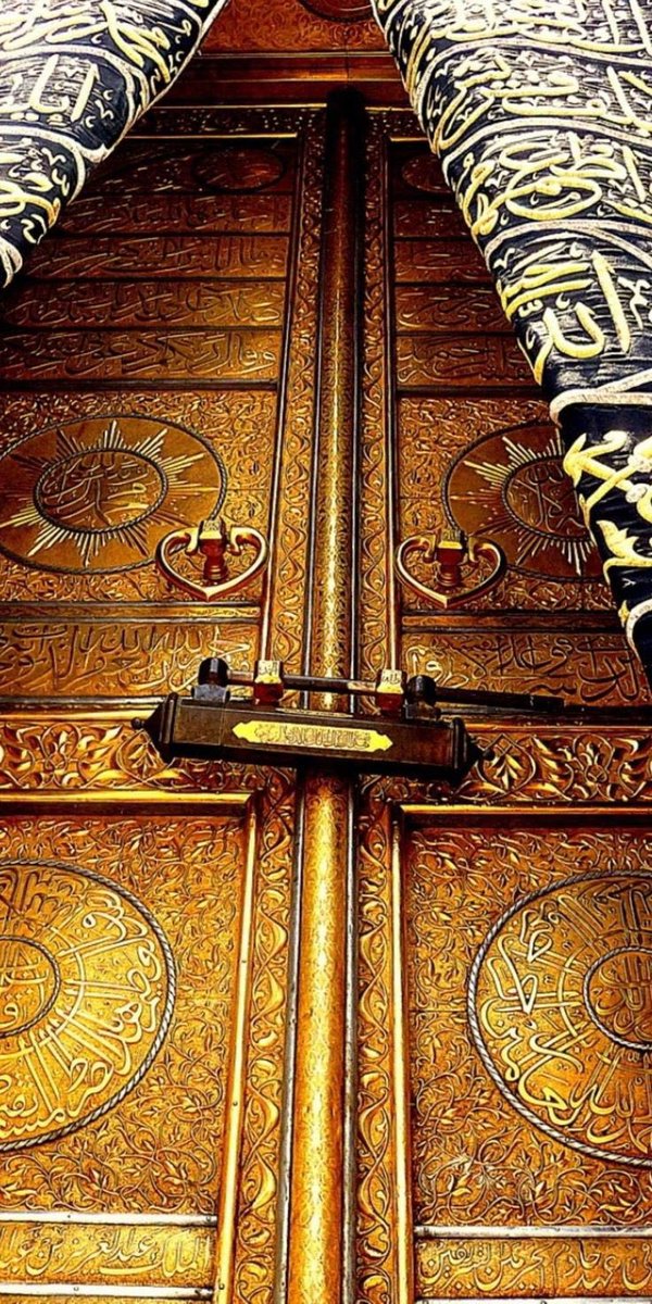 "قُل هُوَ الله أَحَدٌ" ۝
                 "کہو وہ اللّٰہﷻ ایک ہے" 🖤🌼