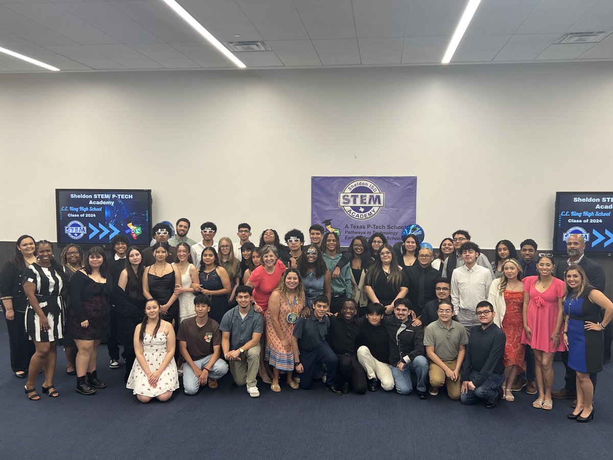 Tonight we celebrated the many accomplishments of our ⁦@SheldonSTEM⁩ Seniors at the STEM Banquet. I’m going to miss these amazing, young innovators.                         #💙MySTEMkids C/O24🧑🏽‍🎓👩🏽‍🎓 #ProudDirector #WeAreSTEM 💪😁👏👏