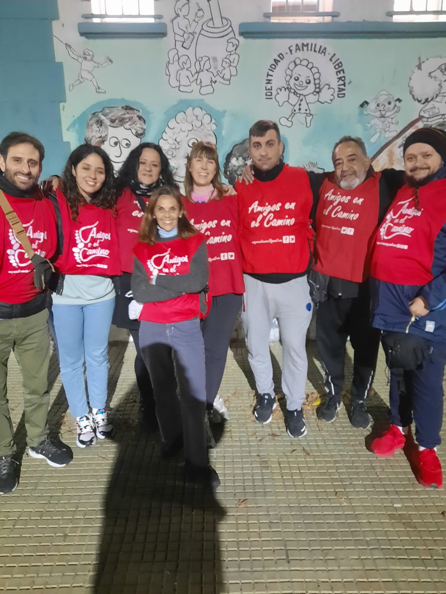 Amigos en el Camino tweet media