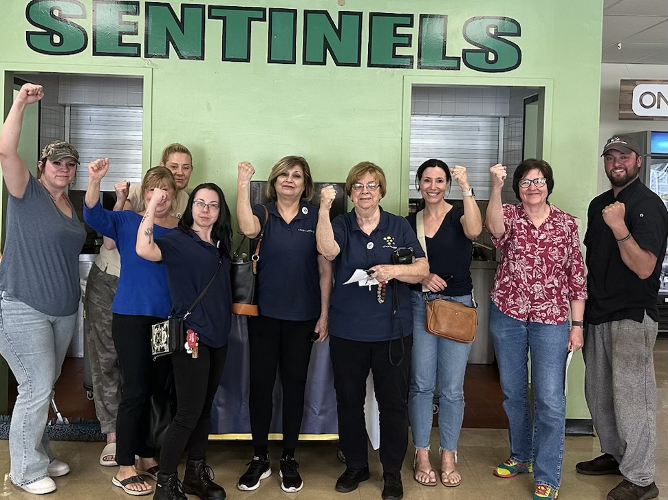K-12 cafeteria workers at Smithfield Public Schools in Rhode Island won their 1st Union contract in 2021. This year, they are ready to fight for a great new contract. #UnionStrong