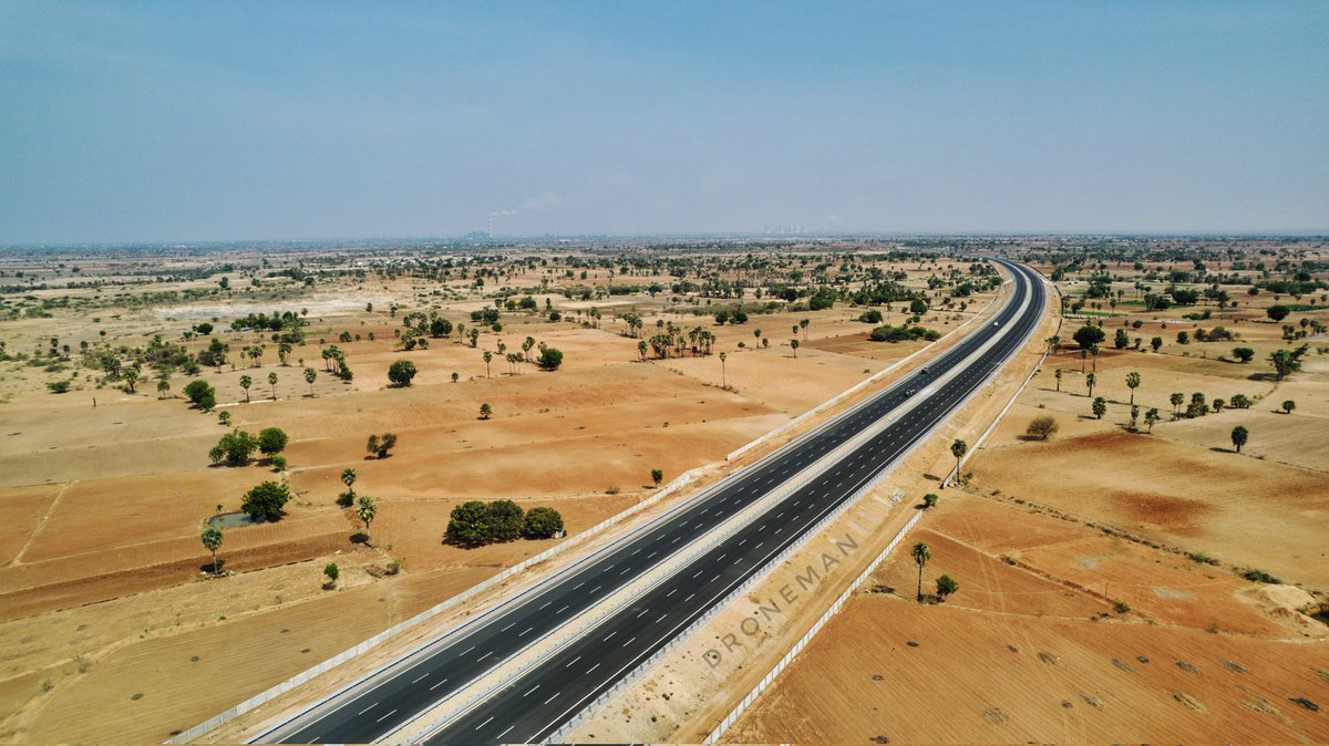 Surat Chennai Expressway State-Karnataka District-Raichur Package-4 Contractor-Ashoka Buildcon Overall progress is appreciable. @NHAI_Official @nitin_gadkari Full Video - youtu.be/asnP8ibK5rI #SCEX #Surat #Chennai #Expressway
